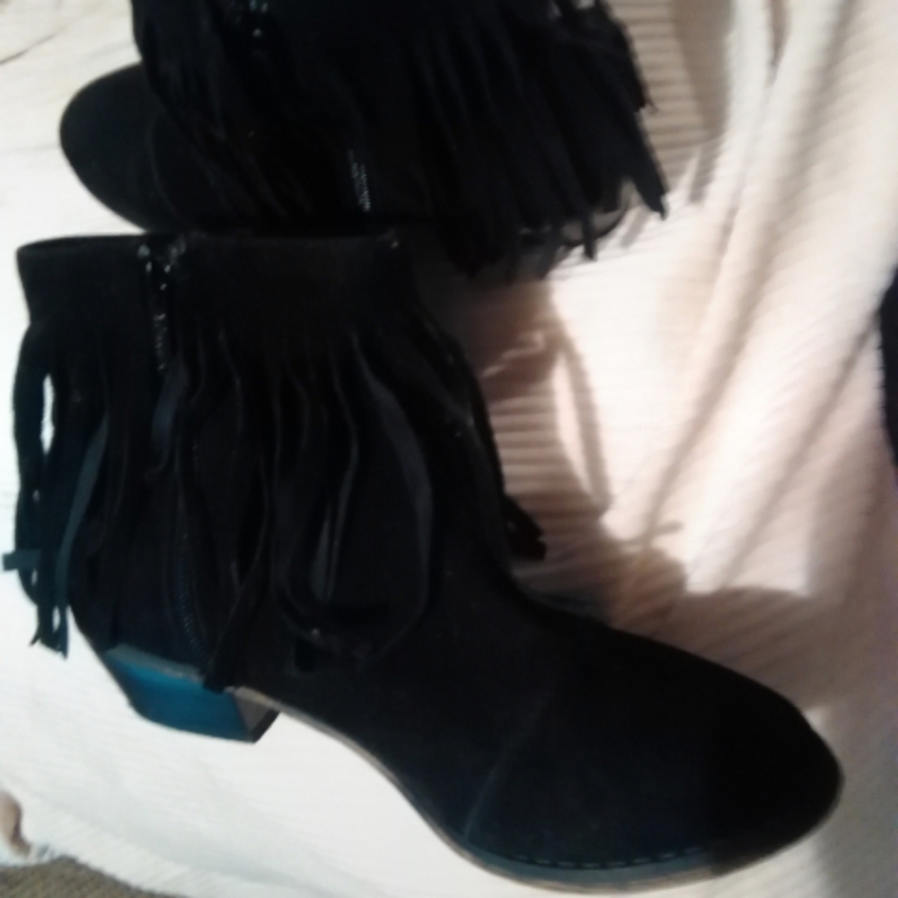 Breckelles fringe boots
